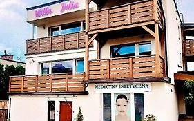 Willa Julia-pokoje w centrum, ogród, sauna, grill